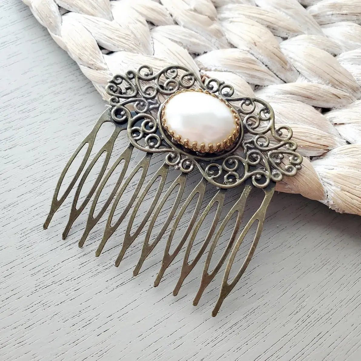 Nellandra's Pearl Comb: A Complicated Gift - Myth & Ink: Worlds of C.A. Smith